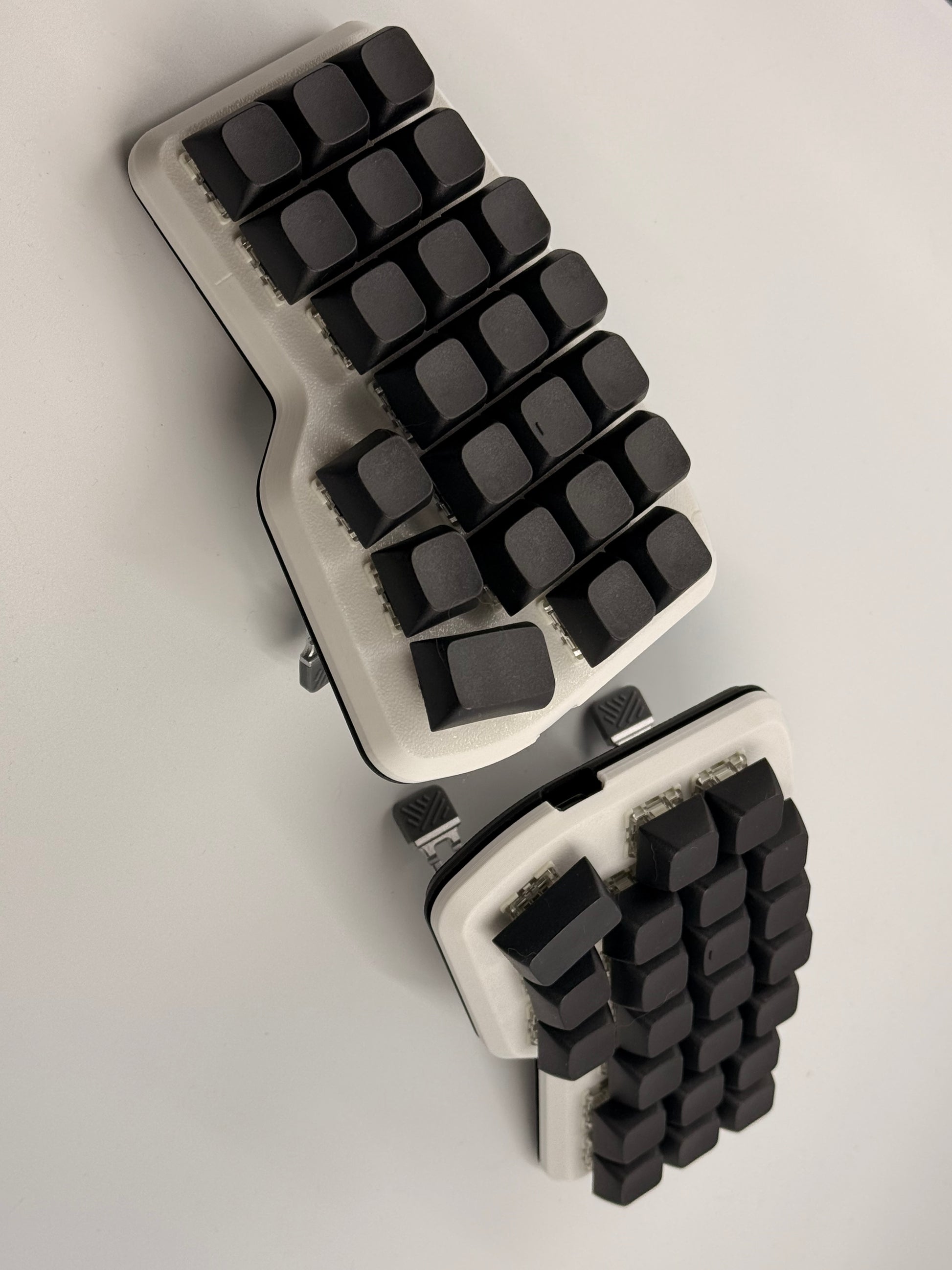 split keyboard tenting Split Keyboard Tenting Feet – ErgoKeeb
