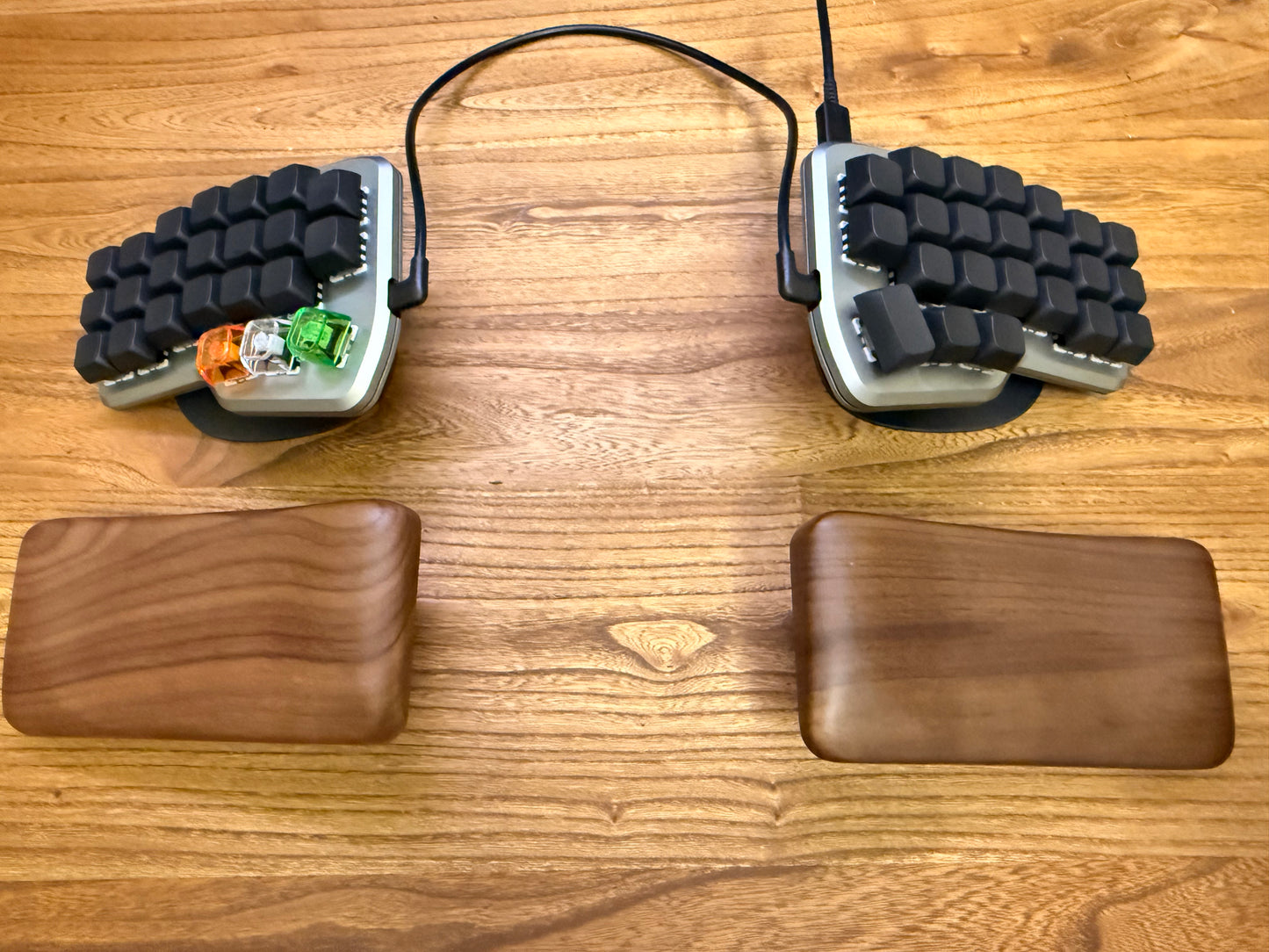 Palm Rest with adjustable tilting and height for Split Keyboards and Mouse